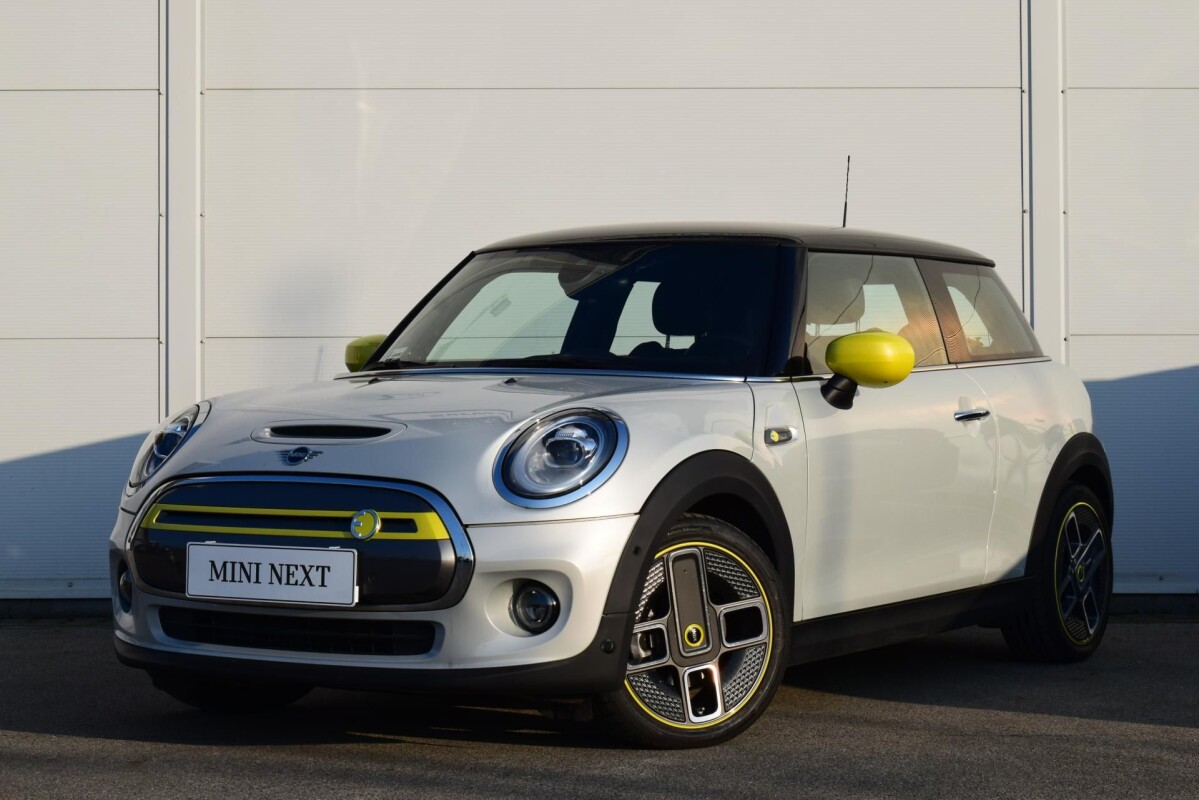 Używany MINI Cooper 2020  Srebrny