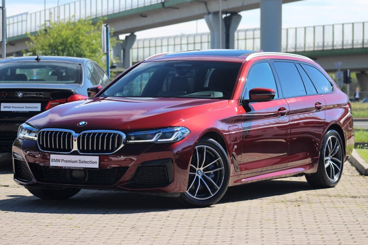 Używany BMW Seria 5 2021 G30 Czerwony