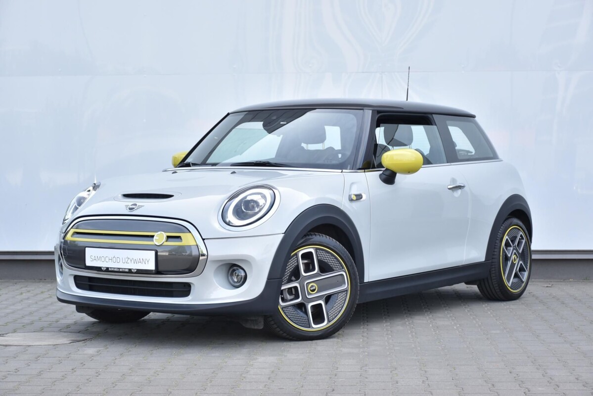 Używany MINI Cooper 2020  Srebrny