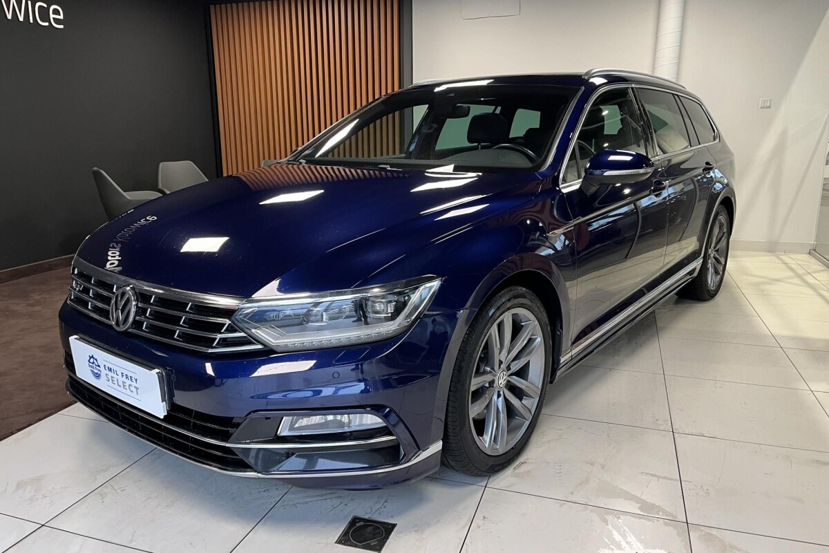 Używany Volkswagen Passat 2018 B8  Granatowy