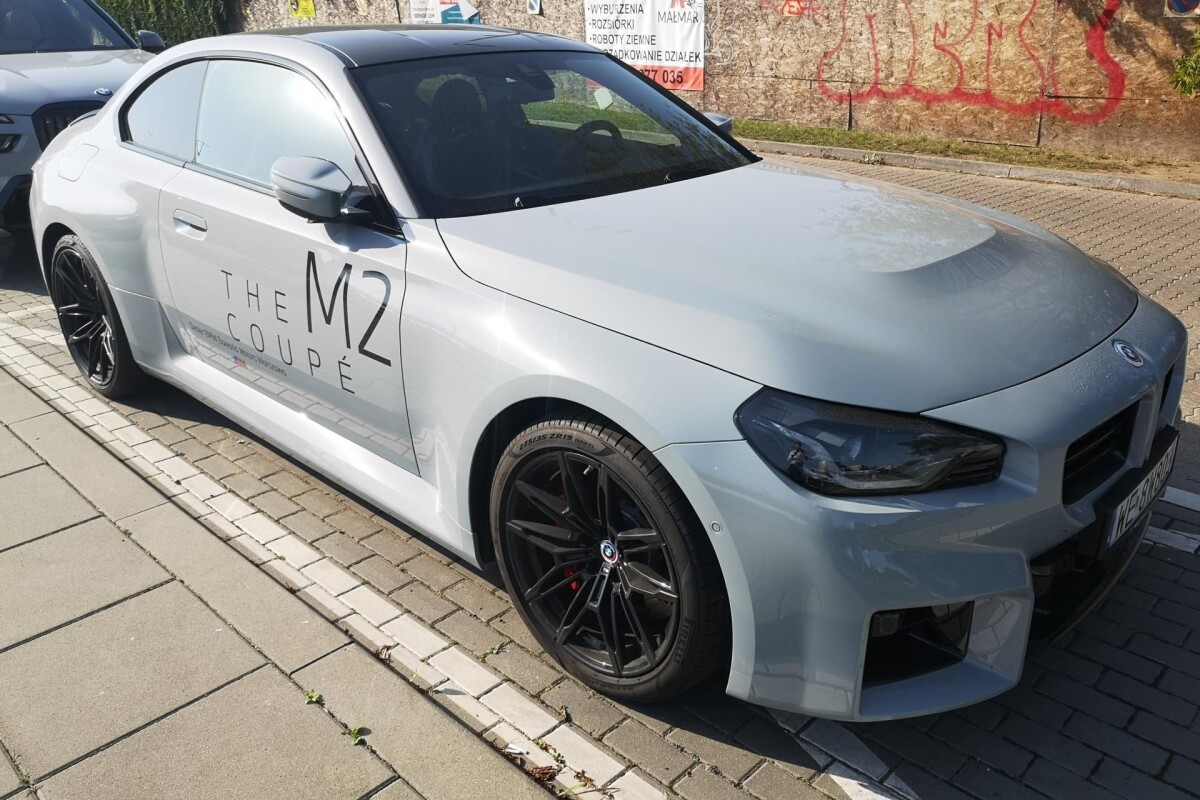 Używany BMW M2 2023  Szary