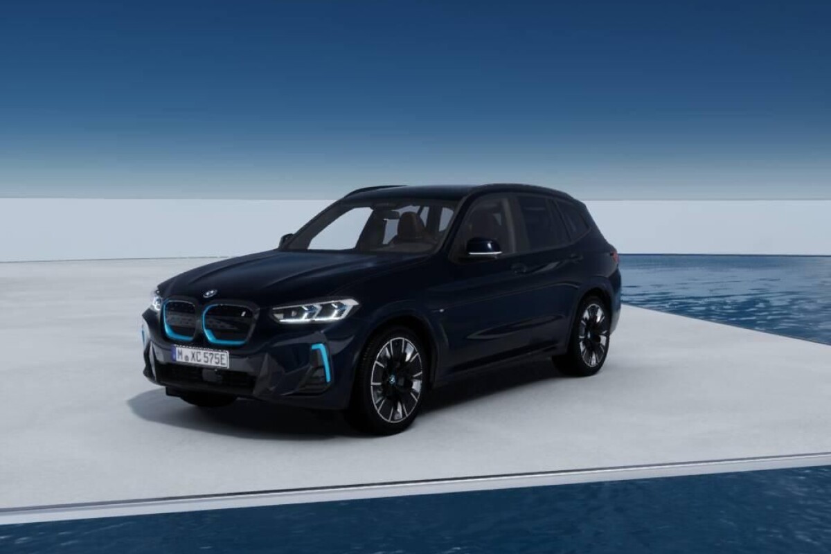 Używany BMW iX3 2023  Czarny