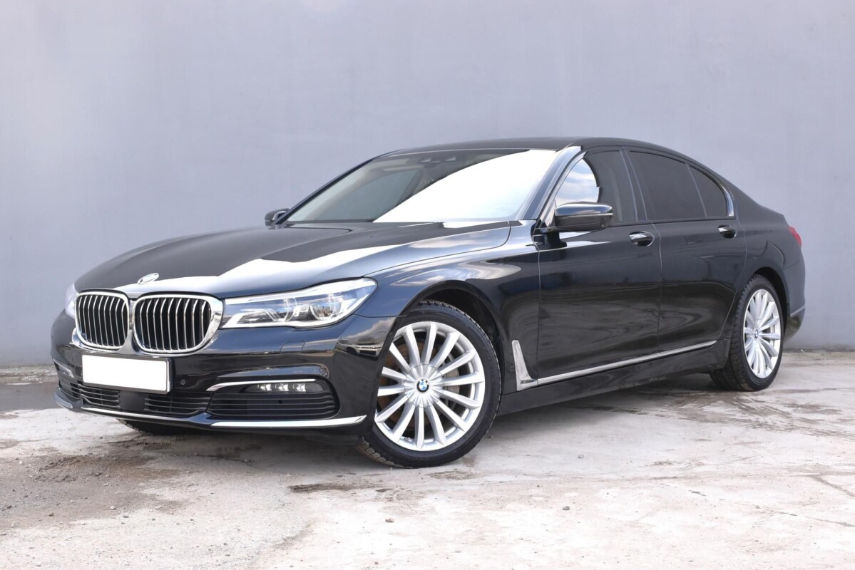 Używany BMW Seria 7 2017 G11 Czarny