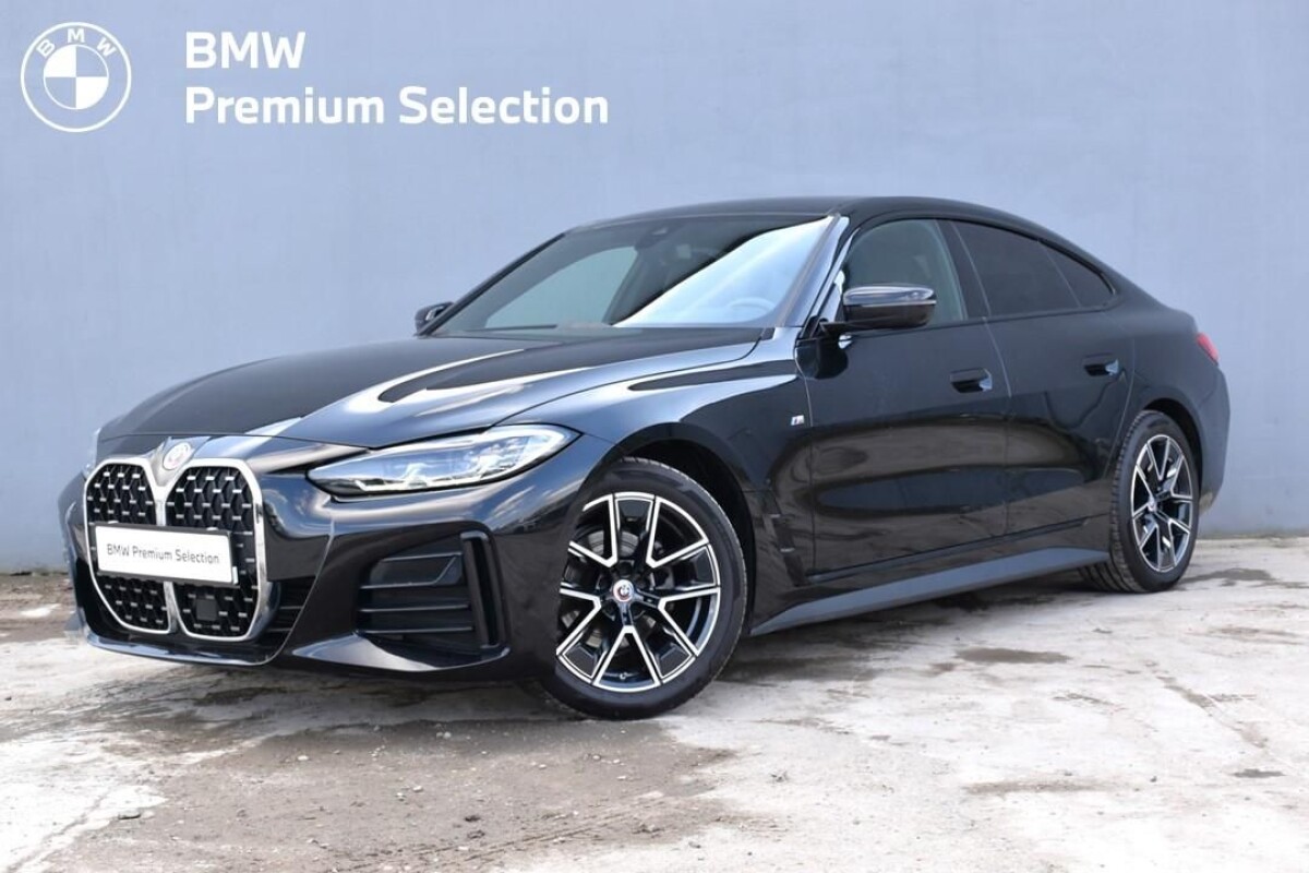 Używany BMW Seria 4 2022  Czarny