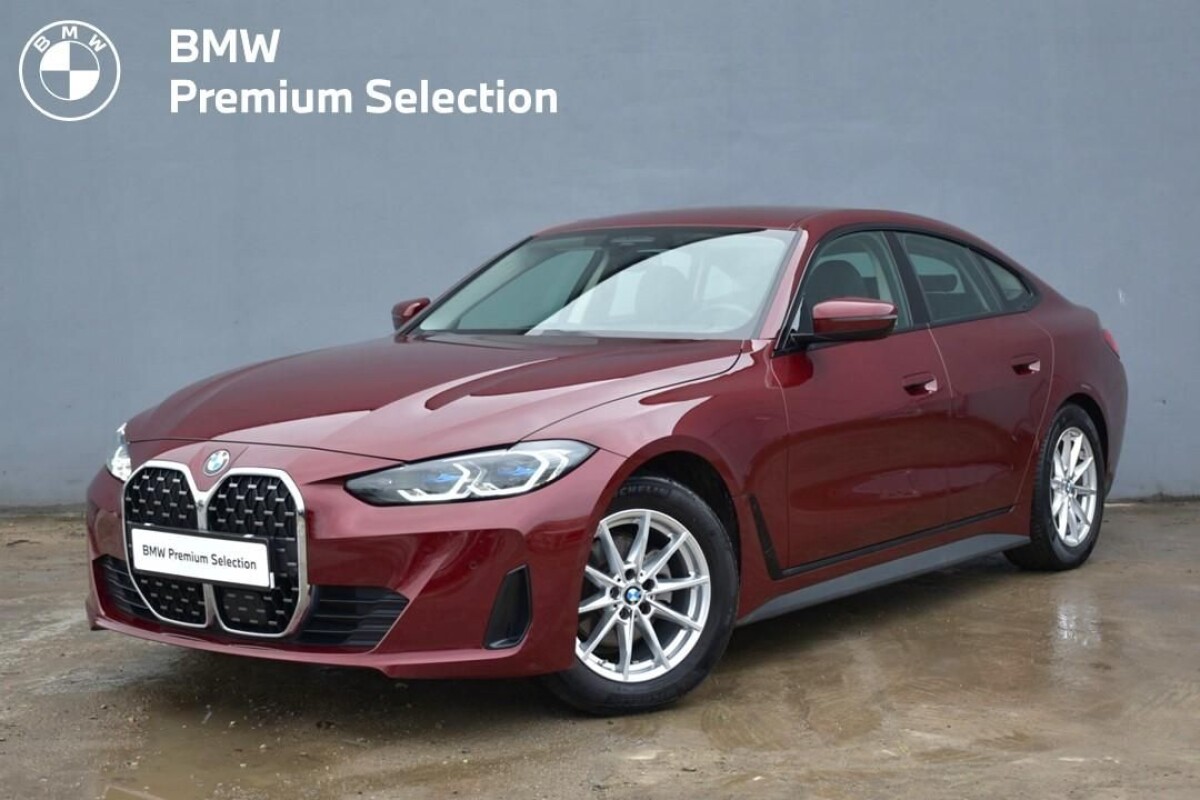 Używany BMW Seria 4 2023  Czerwony