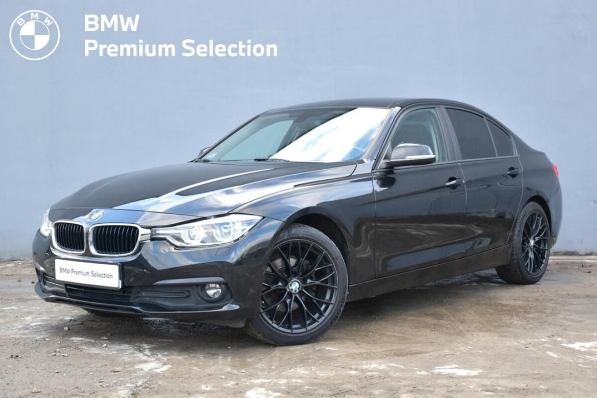 Używany BMW Seria 3 2018 F30 Czarny