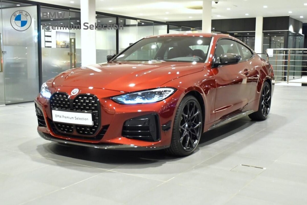 Używany BMW Seria 4 2023  Czerwony