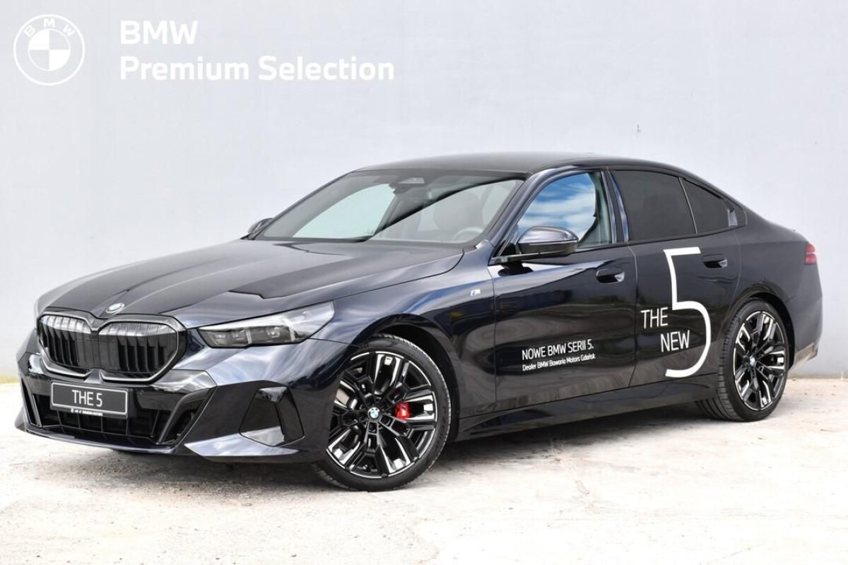 Używany BMW Seria 5 2023 G60 Granatowy