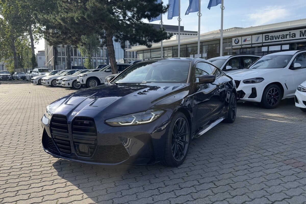 Używany BMW M4 2023  Granatowy