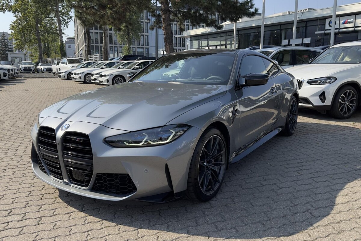 Używany BMW M4 2023  Granatowy