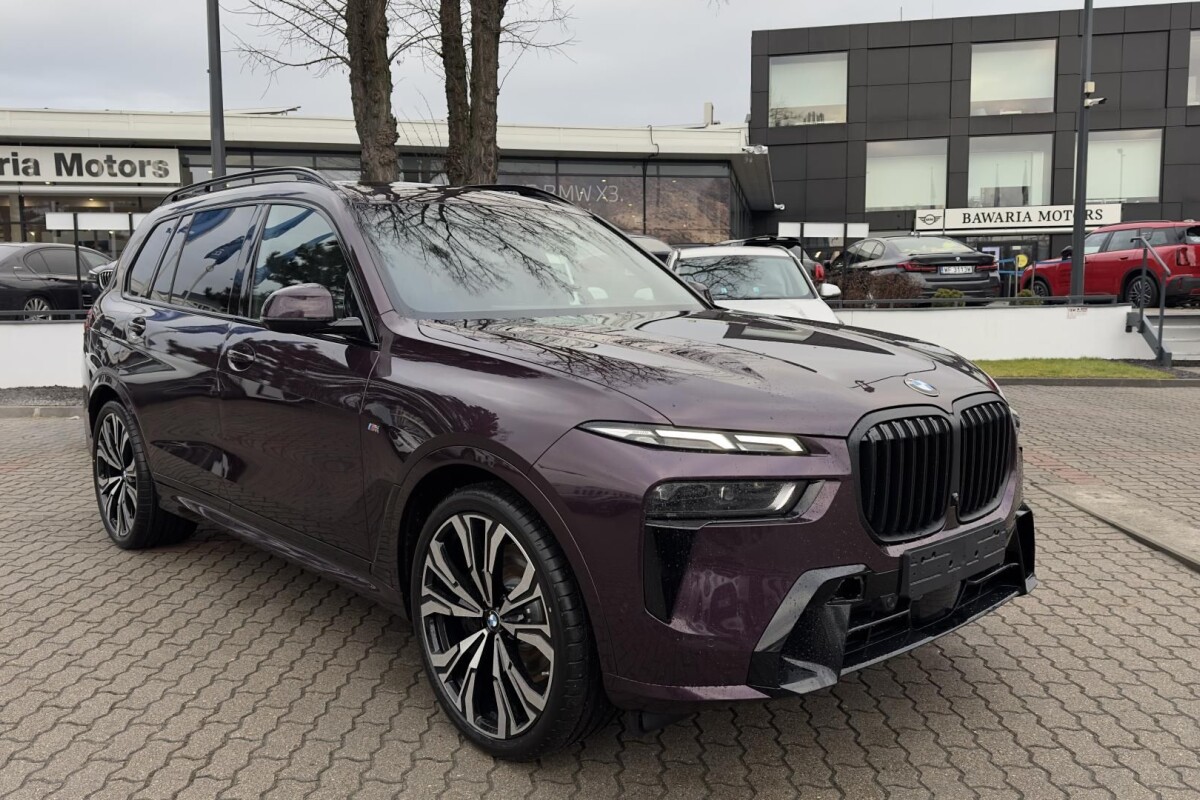 Używany BMW X7 2024 G07 Fioletowy