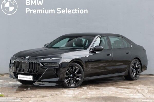 Samochód używany BMW Seria 7 2023 G70 Czarny