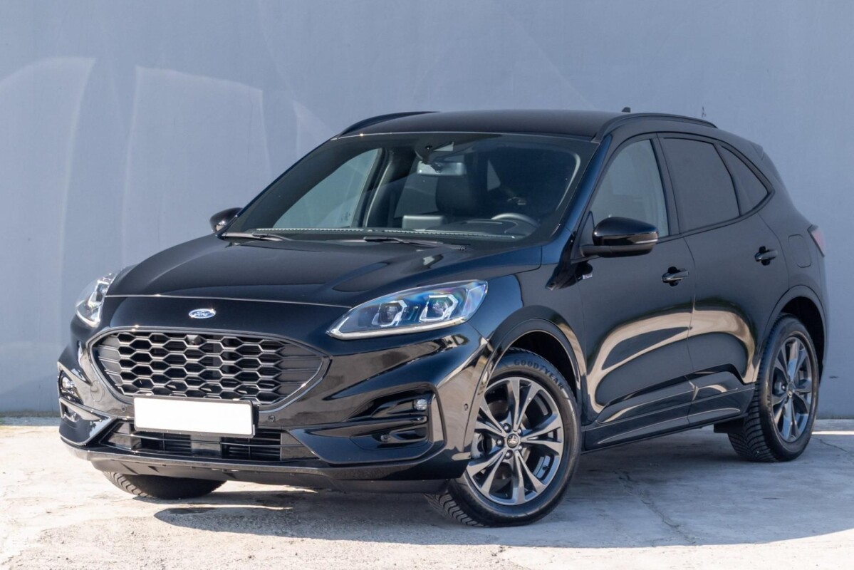 Używany Ford Kuga 2023 III Czarny