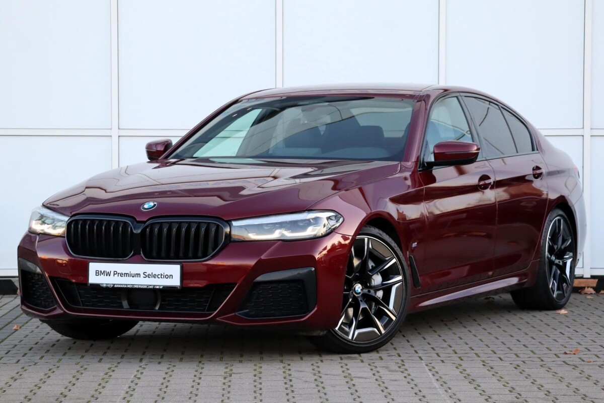 Używany BMW Seria 5 2022 G30 Bordowy