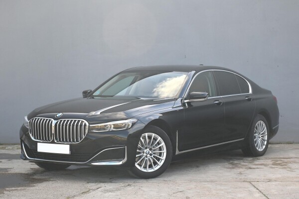 Samochód używany BMW Seria 7 2022 G11 Czarny