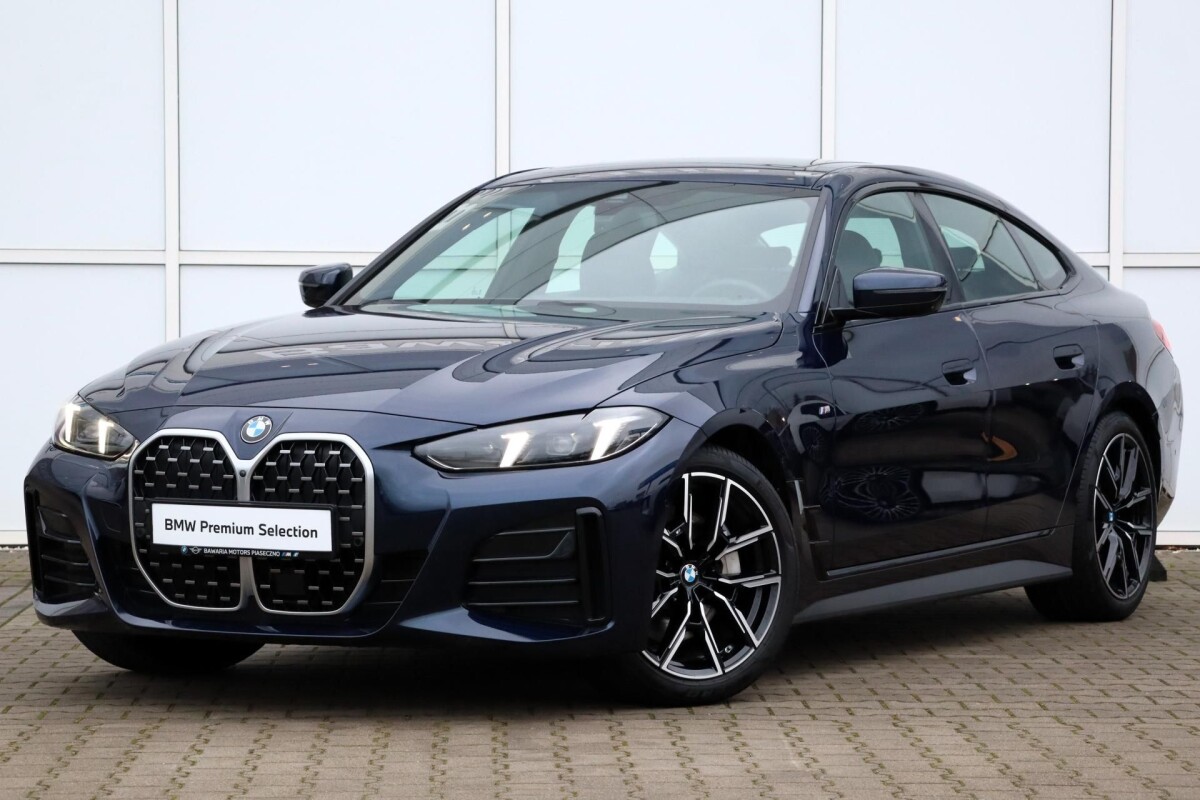 Używany BMW Seria 4 2024 G22 Granatowy