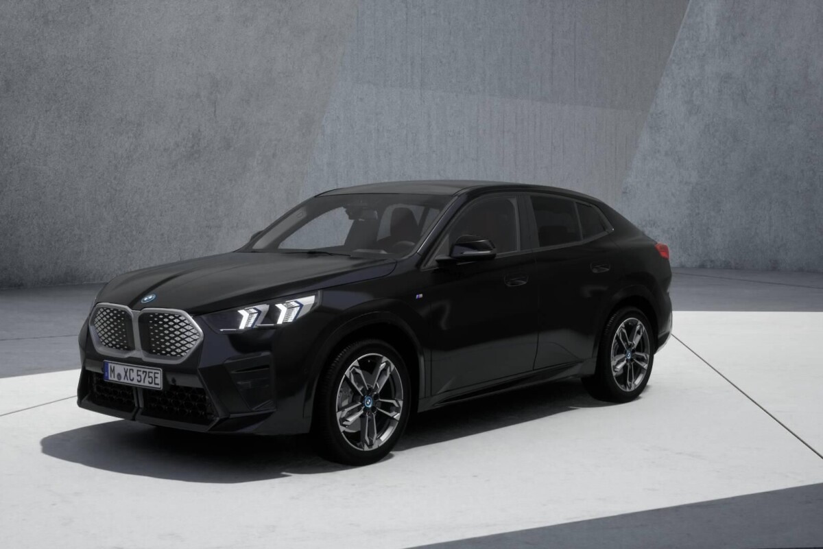 Używany BMW iX2 2024  Czarny