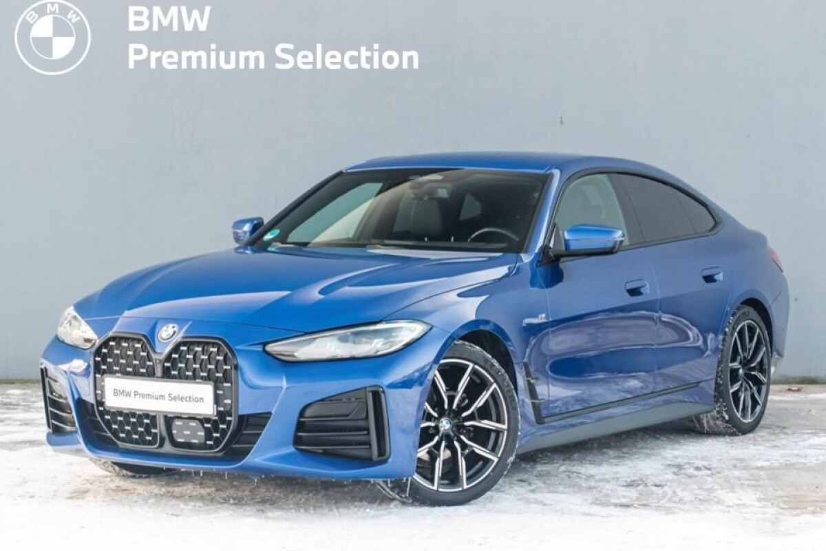 Używany BMW Seria 4 2023 G22 Niebieski