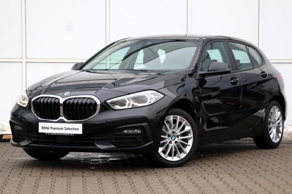 Samochód używany BMW Seria 1 2023 F40 Czarny