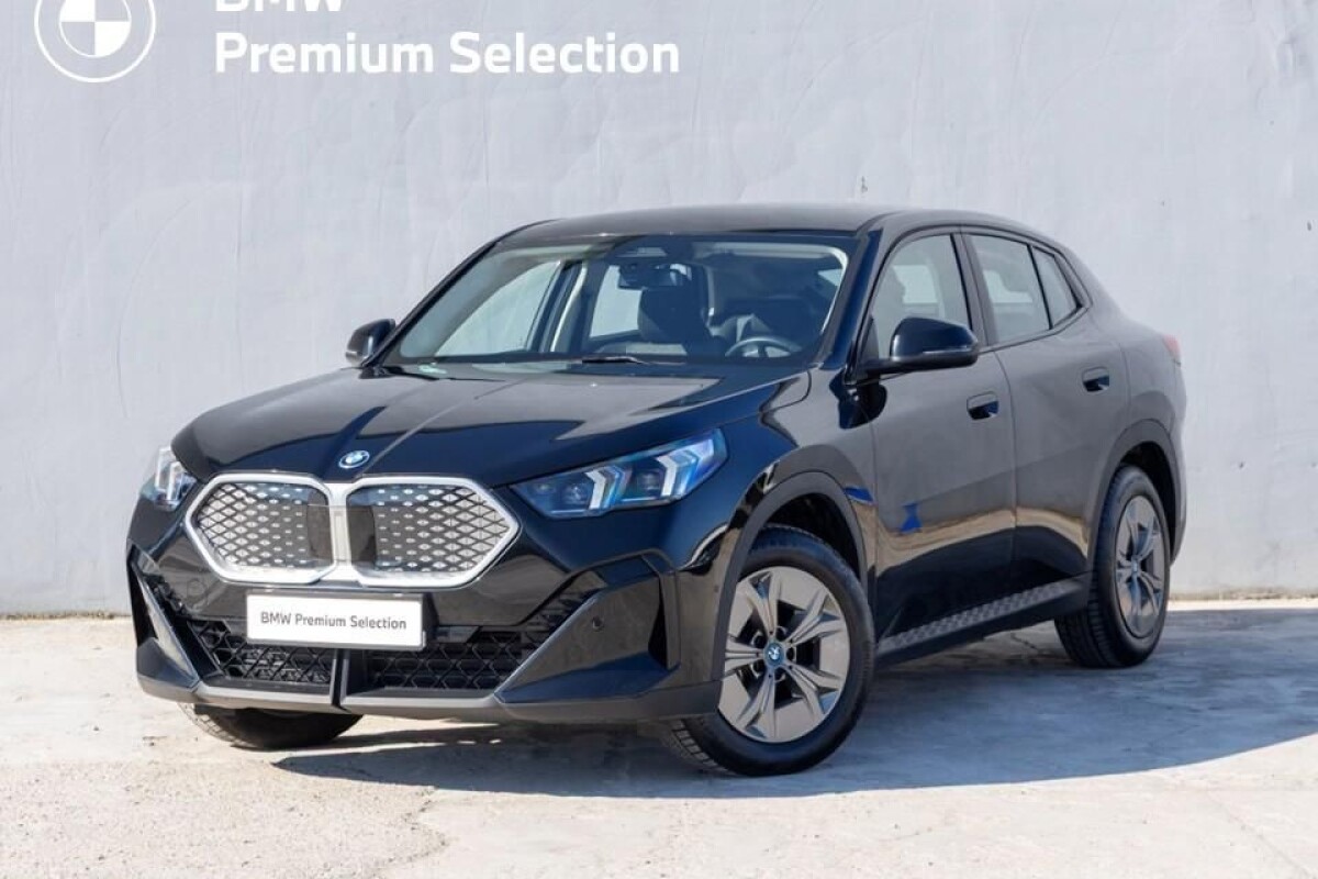 Używany BMW iX2 2024  Czarny