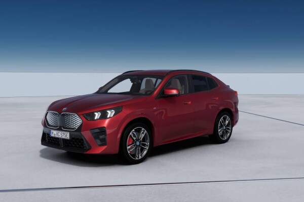 Samochód używany BMW iX2 2024  Czerwony