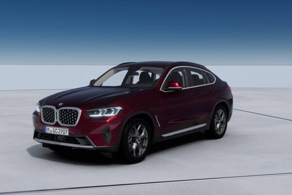 Samochód używany BMW X4 2025 G02 Bordowy