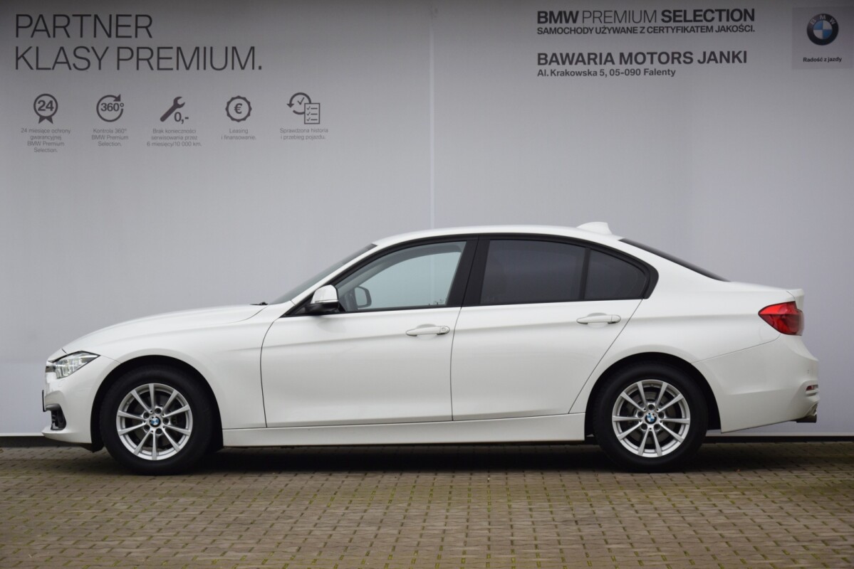 BMW Seria 3 Limuzyna 318i Advantage318i Advantage Biały
