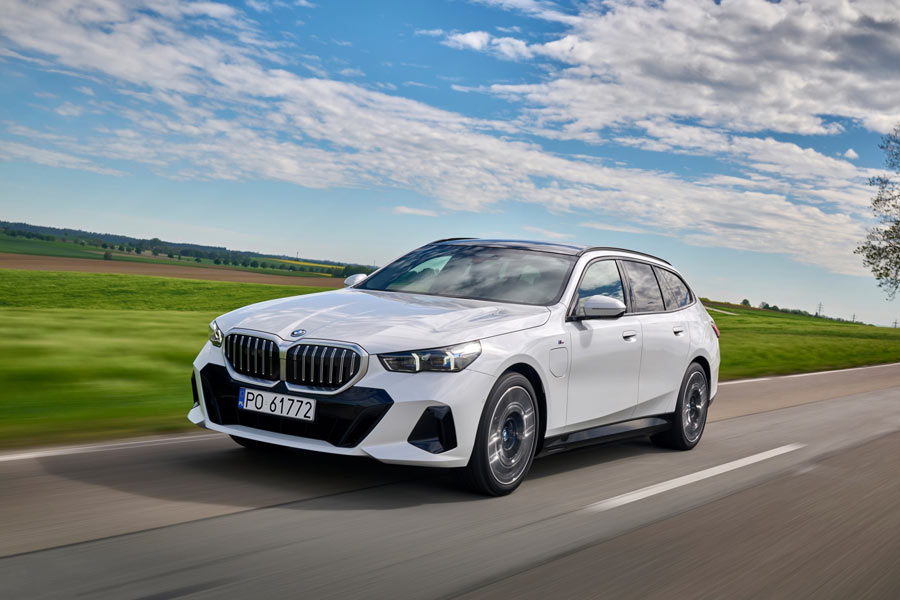 Używane BMW z Poznania. 530e Touring G61 na szosie Wielkopolski